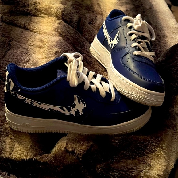 Nike Air Force 1’s - Picture 1 of 3
